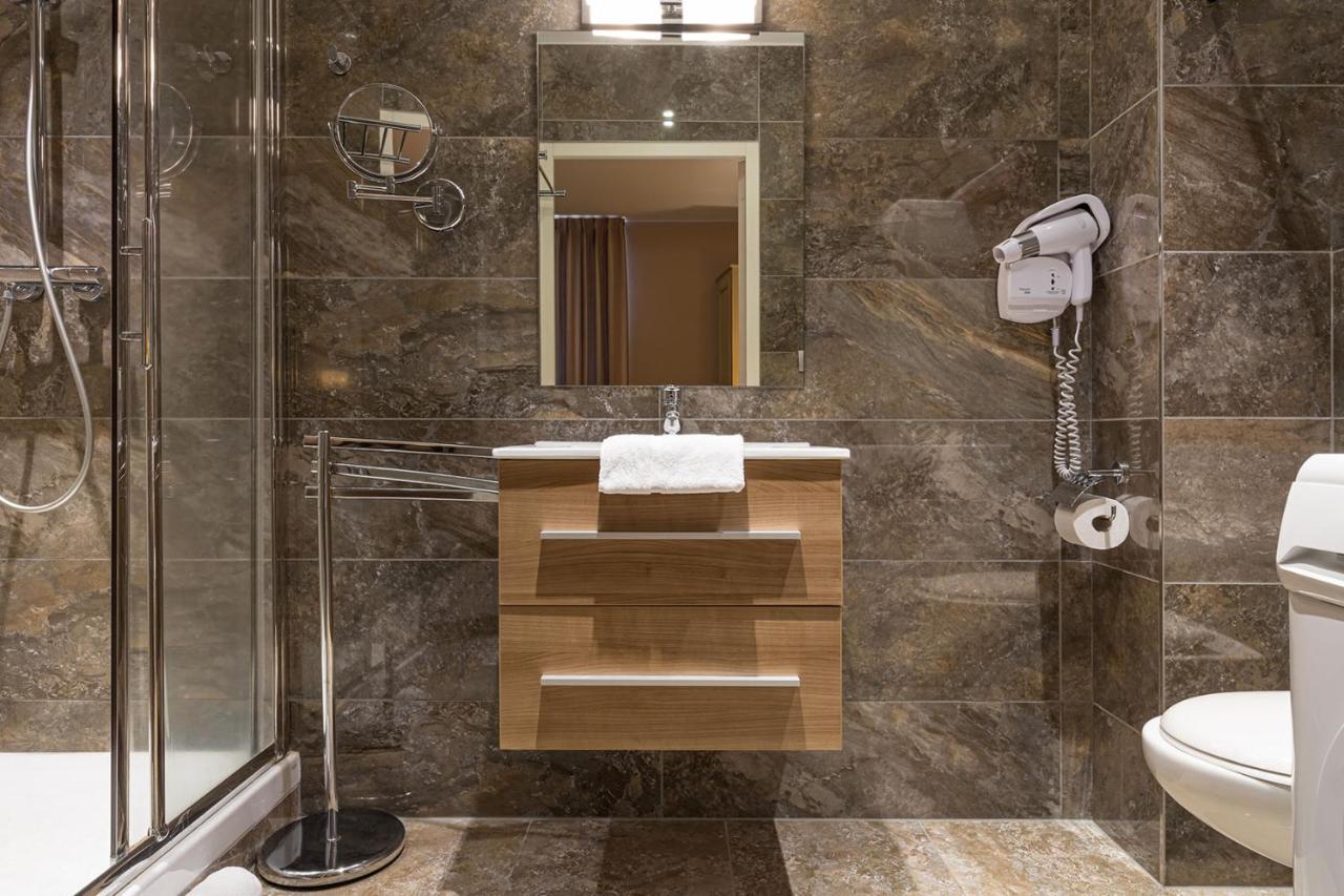 Hotel Spa Thermalia ชาเตล-กียง ภายนอก รูปภาพ