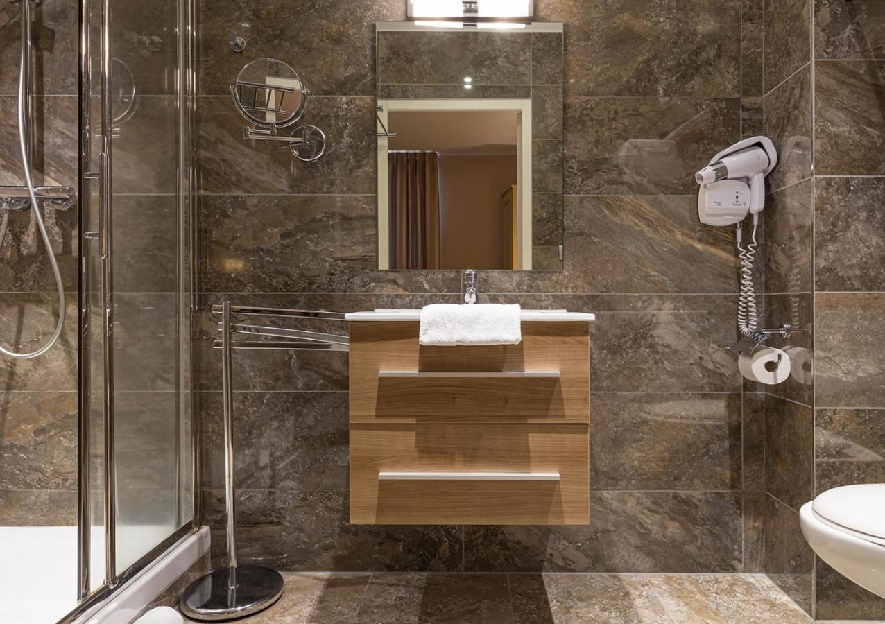 Hotel Spa Thermalia ชาเตล-กียง ภายนอก รูปภาพ